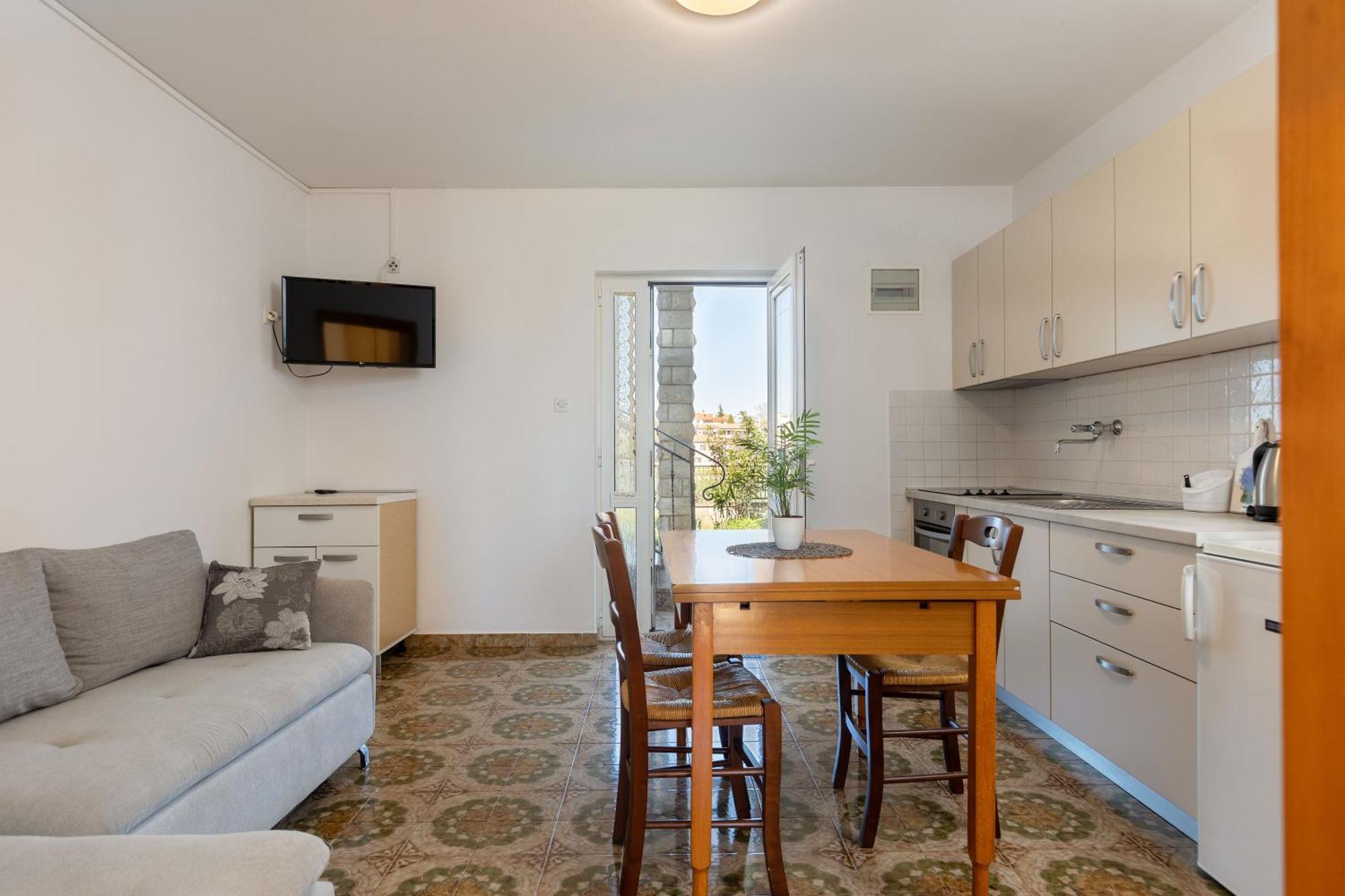 Lovely House Lindi In Porec Exterior photo